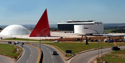 Centro Cultural Oscar Niemeyer em Goiânia para ensaio pré-wedding