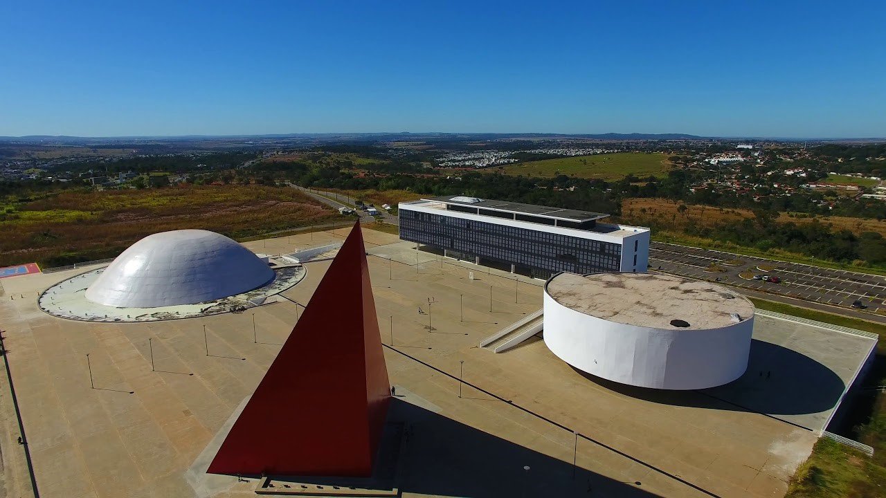 Arquitetura do Centro Cultural Oscar Niemeyer em Goiânia